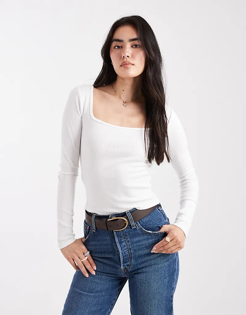 

Лонгслив Hollister с длинными рукавами и круглым вырезом белого цвета