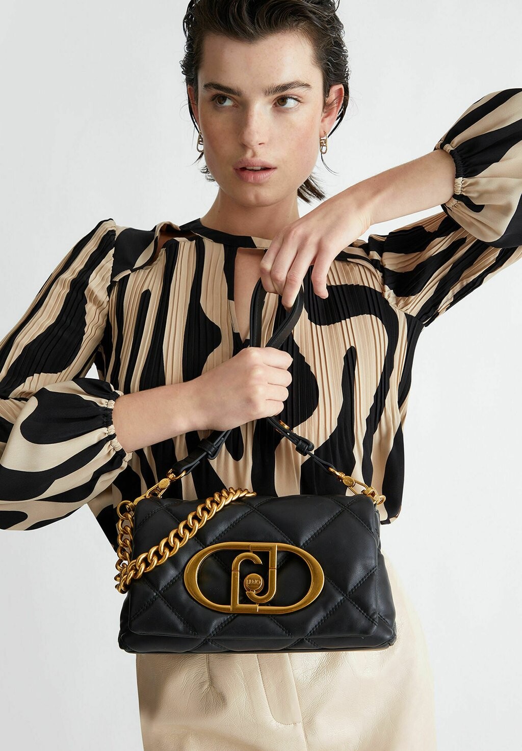 

Сумка через плечо Metalassé Lapuffy LIU JO, черный