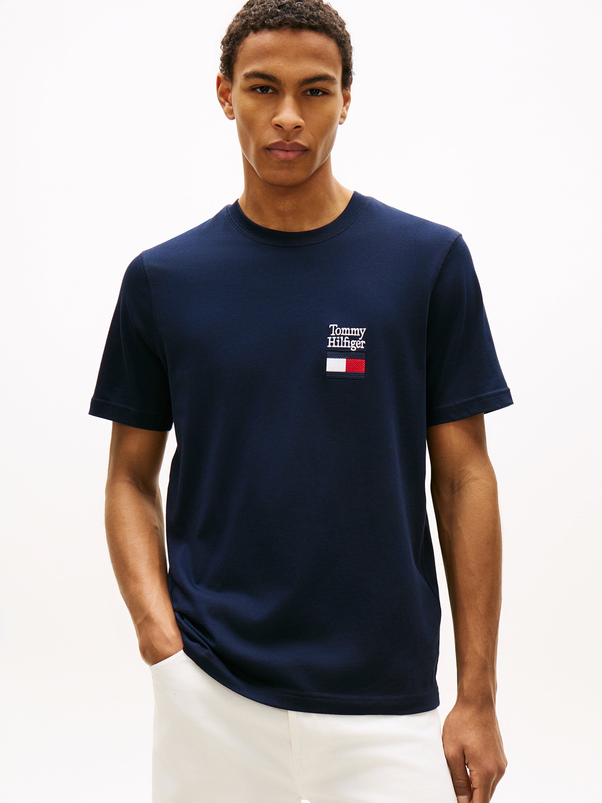 TOMMY HILFIGER Футболка 'BRAND LOVE' в цвете Navy — фото 2