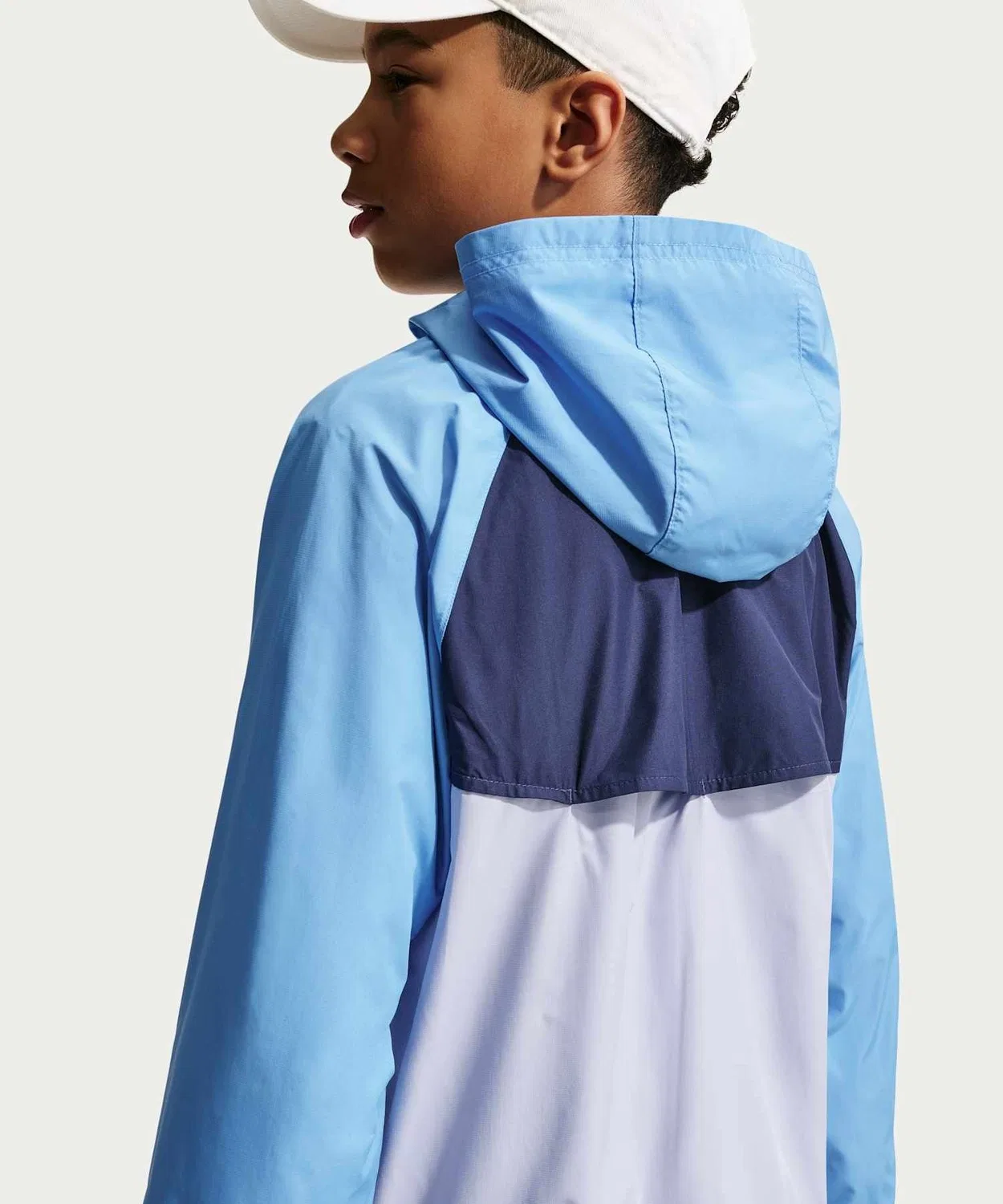 Куртка Nike Sportswear Windrunner Big Kids' Hooded Repel Jacket, полиэстер, синяя — фото 2