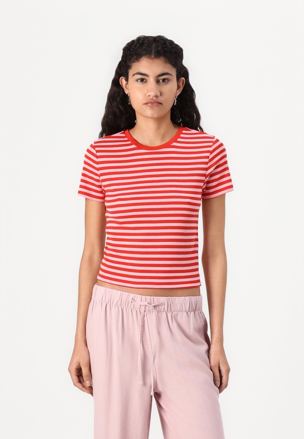 

Базовая футболка ONLELLI SHORT ONLY, светло-розовый