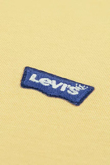 Футболка детская с принтом LVB BATWING CHEST HIT Levi's, желтый — фото 3
