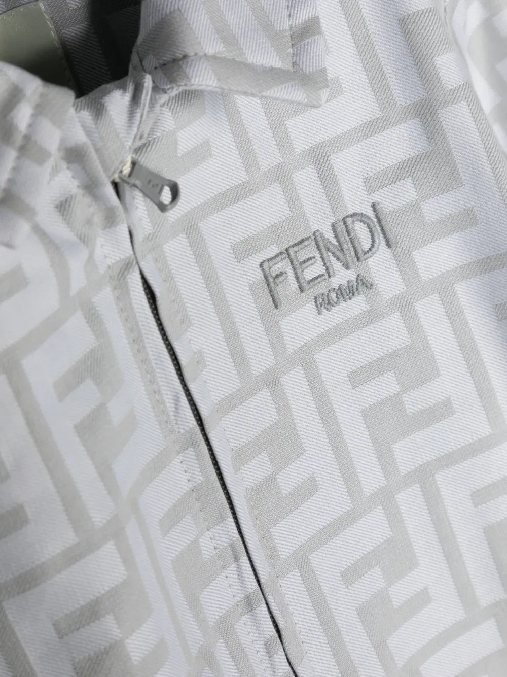 Хлопковая куртка-бомбер с жаккардовым логотипом Fendi Kids, серый — фото 3