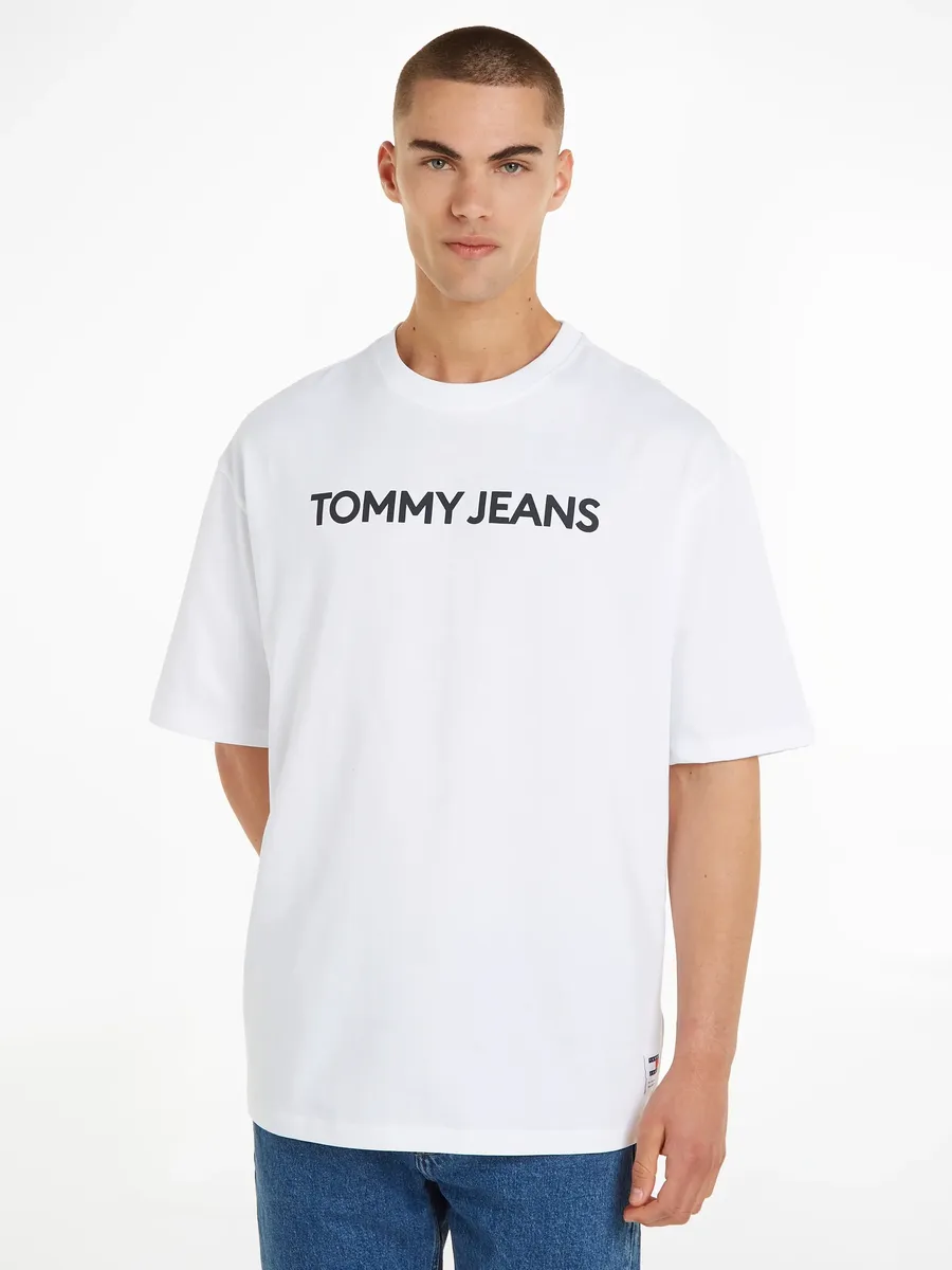 

Футболка Tommy Jeans Plus "TJM OVZ BOLD CLASSICS TEE EXT" с надписью Tommy Jeans, белый