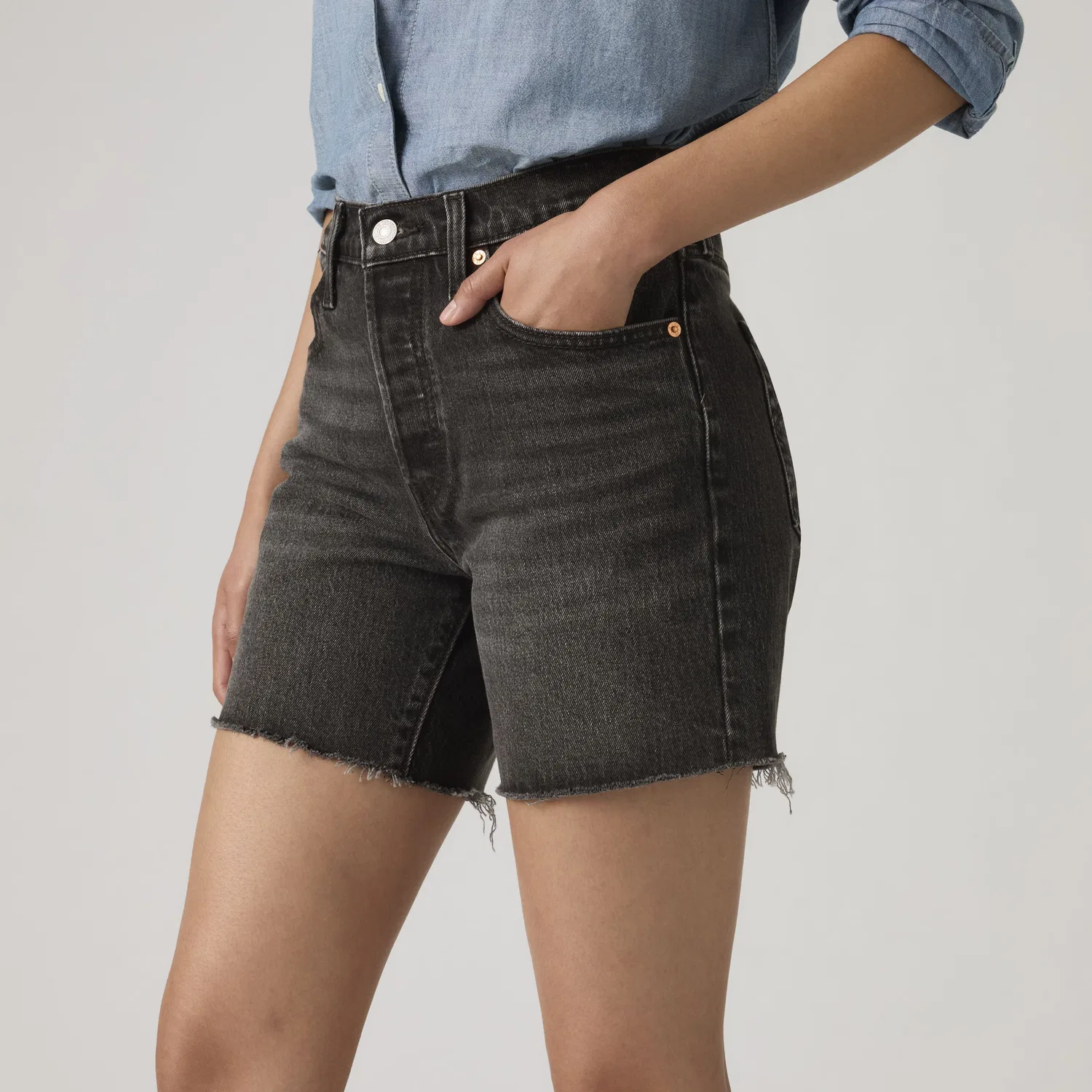 Женские шорты 501 до середины бедра Levi's, Black — фото 2