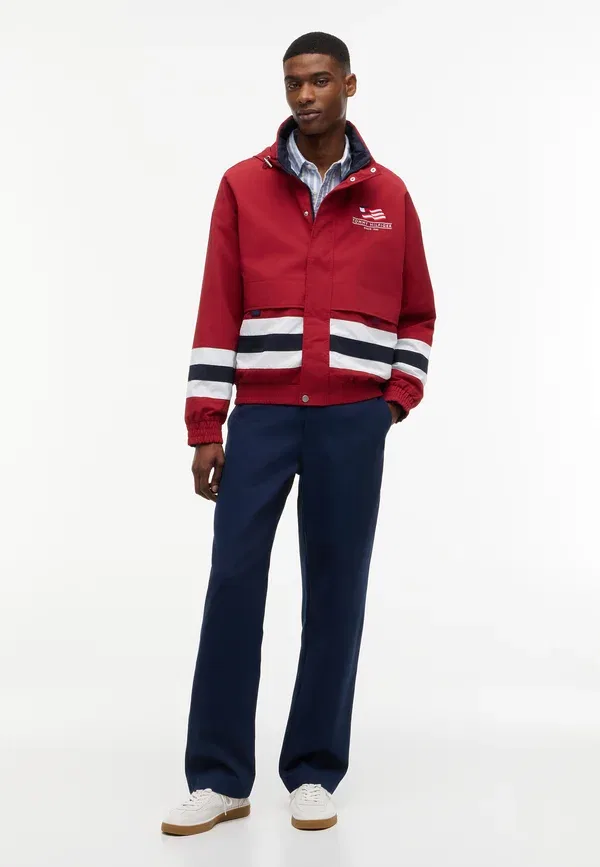 Куртка Tommy Hilfiger Rwb Reversible Regatta Americana Capsule Light Jacket, регата красный — фото 2
