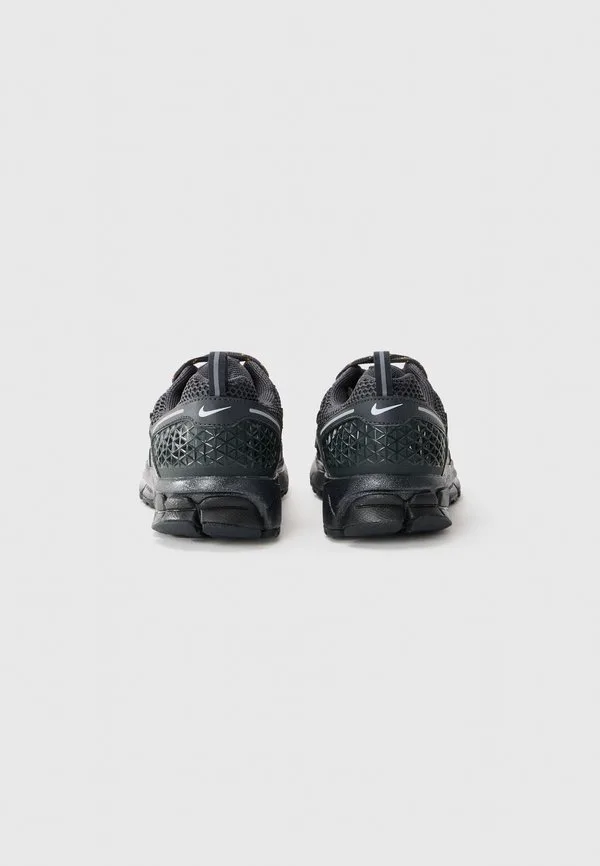 Унисекс кроссовки vomero 5 Nike Sportswear, Dark Smoke Grey — фото 3