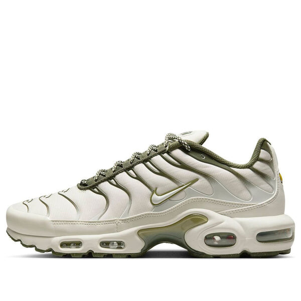 

Кроссовки air max plus 'light bone olive' Nike, мультиколор