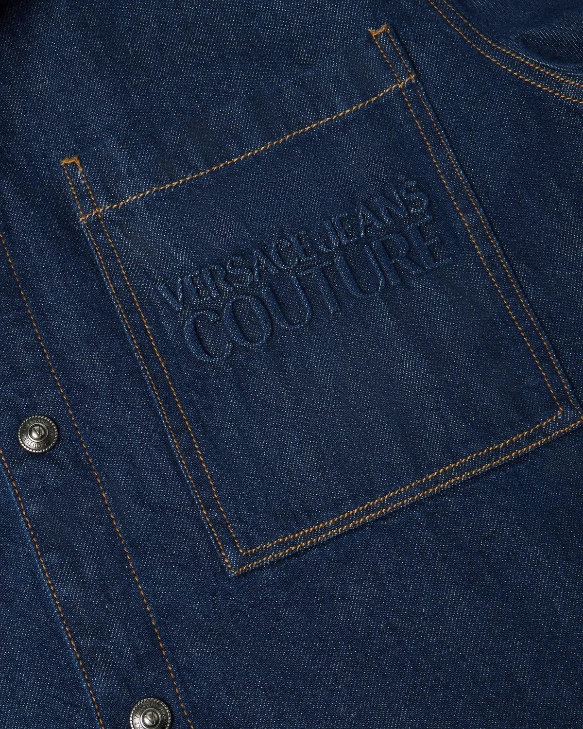Джинсовая рубашка VERSACE, синий — фото 4
