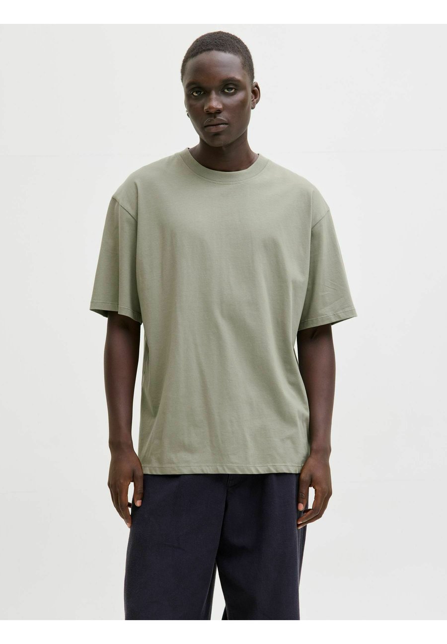 

Футболка Jack & Jones JJEBRADLEY O-NECK, Vetiver/Olive, Хаки, Футболка Jack & Jones JJEBRADLEY O-NECK, Vetiver/Olive