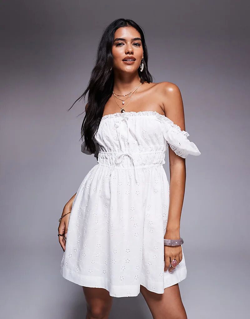 

Белое мини-платье River Island со сборками