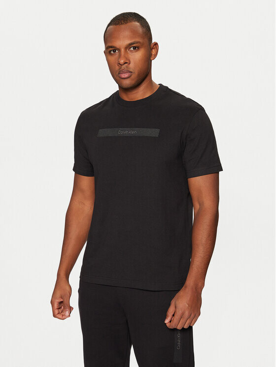 

Футболка стандартного кроя Calvin Klein, черный