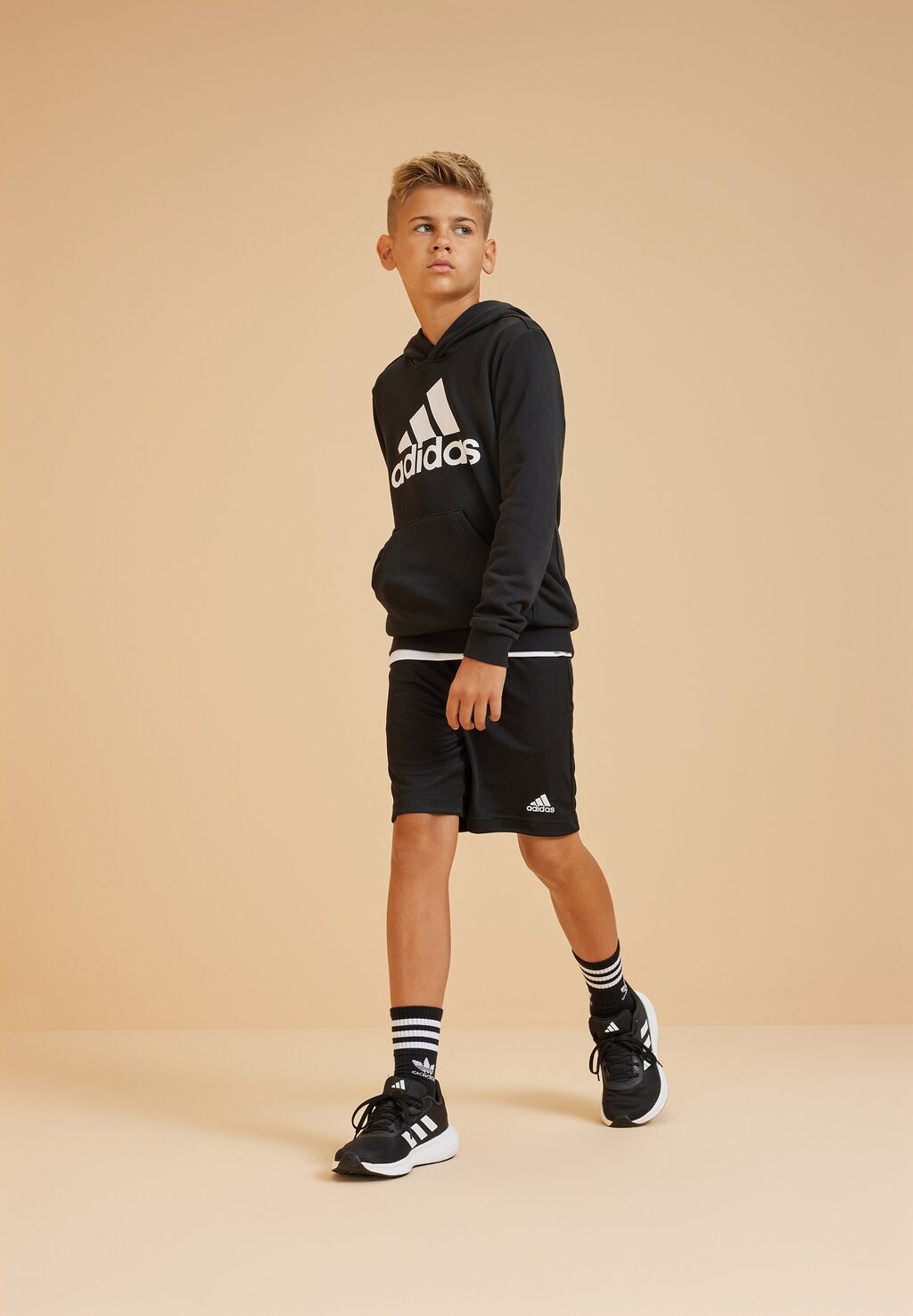 

Толстовка Unisex Adidas, цвет black/white