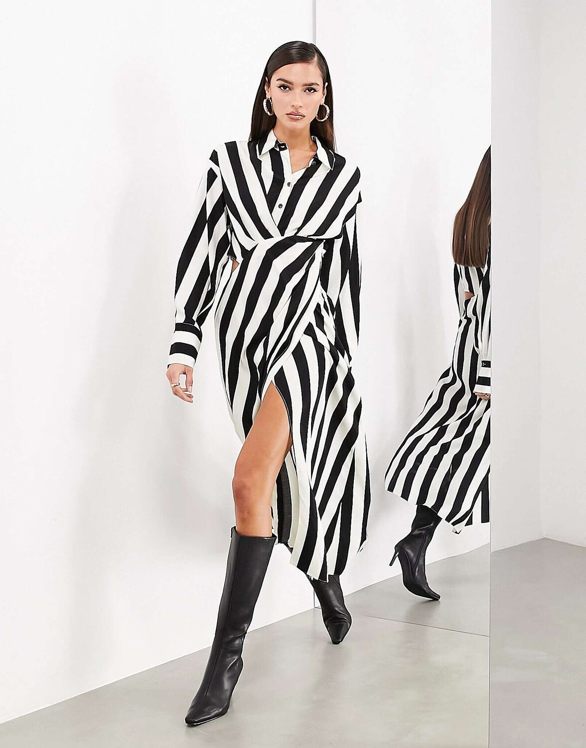 

Атласное платье-рубашка с длинными рукавами ASOS в монохромную полоску