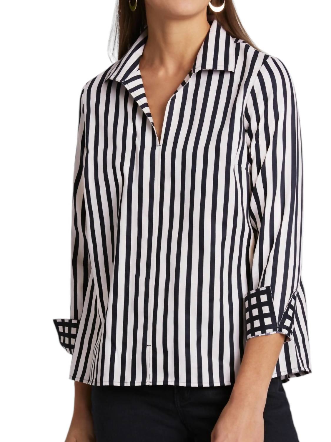 

Рубашка Agnes No Iron Stripe & Gingham в черном/белом цвете Foxcroft