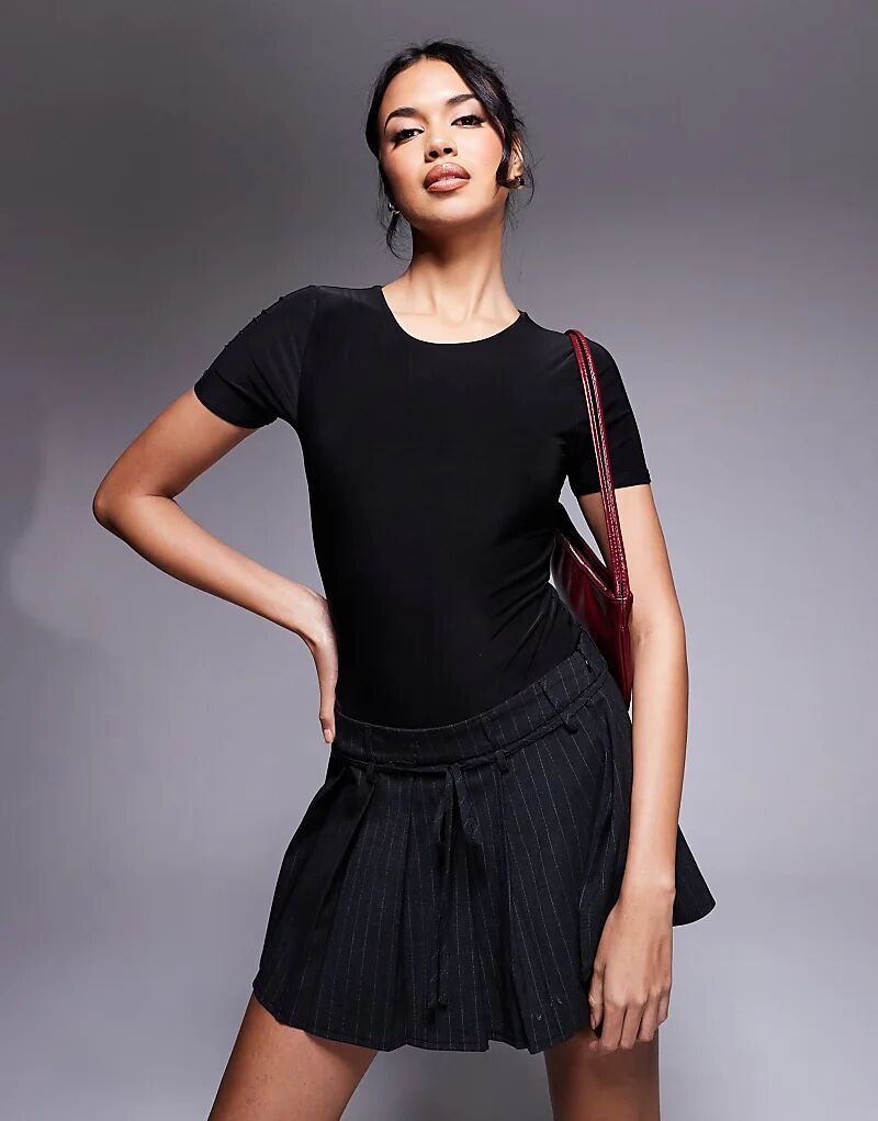 

Эксклюзивная скульптурная облегающая футболка черного цвета Fashionkilla