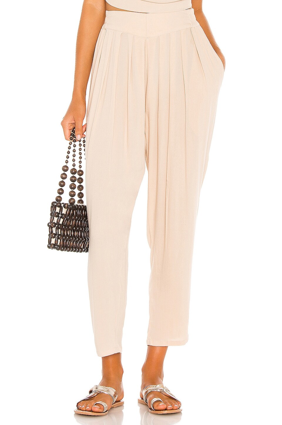 

Брюки Indah Tanah Solid 80s Pleated Trouser, цвет Doe