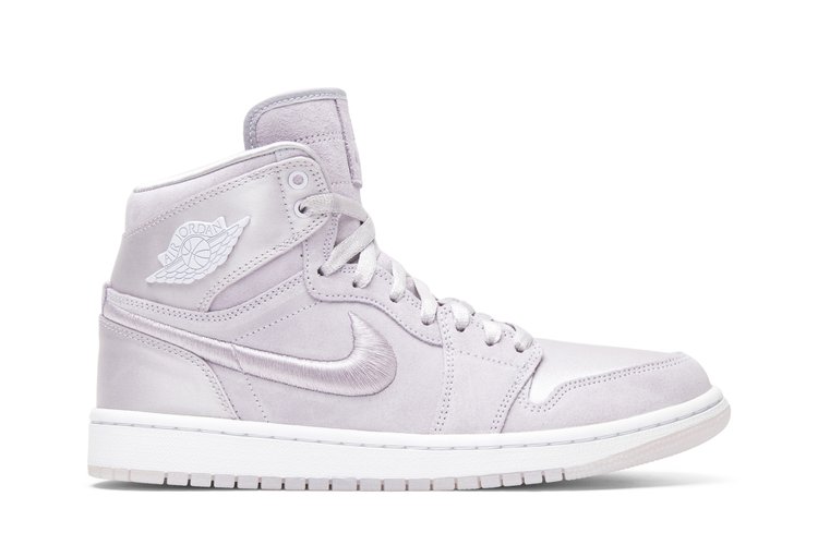 

Кроссовки Air Jordan Wmns Air Jordan 1 Retro High 'Season of Her: Barely Grape', фиолетовый