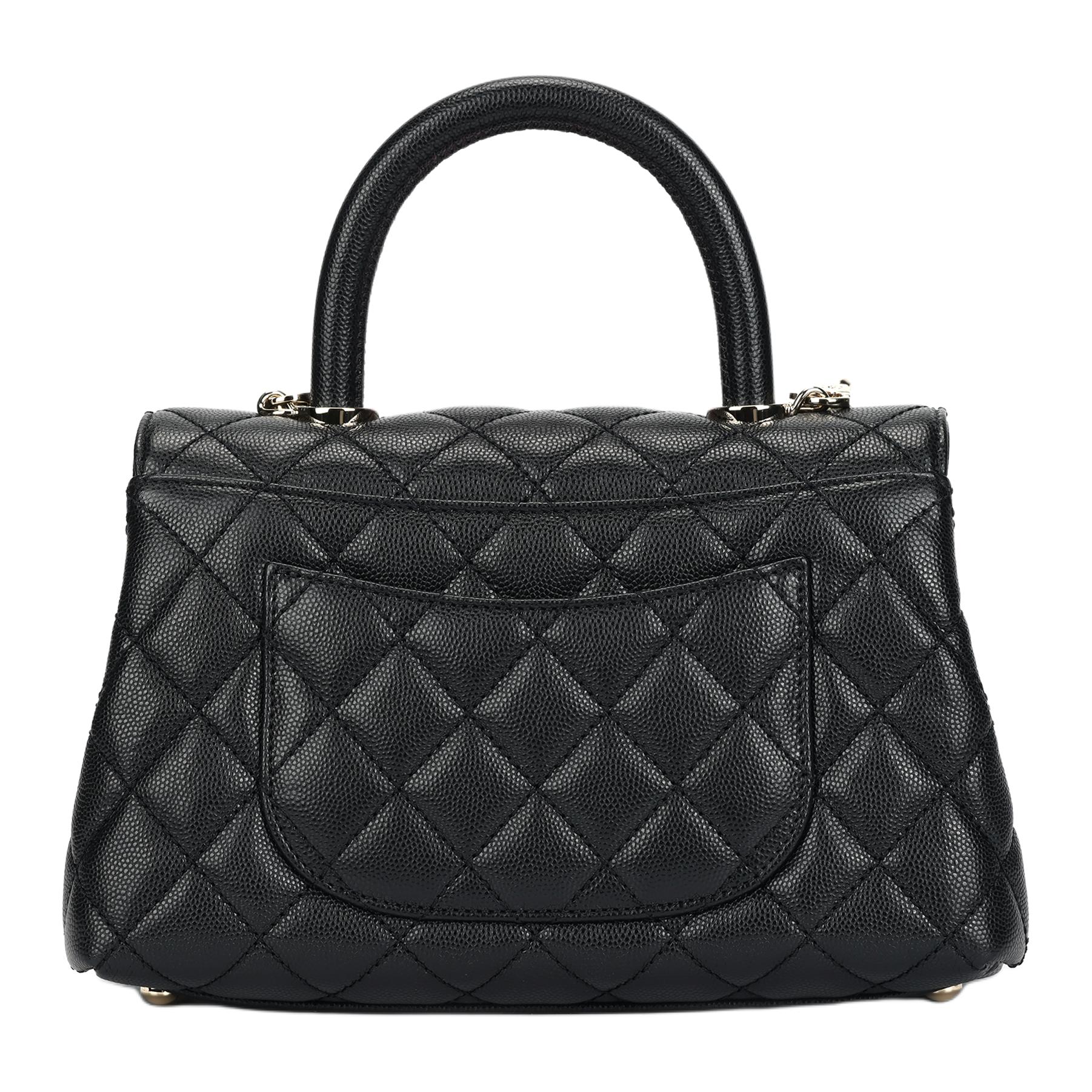 

CHANEL Маленькая сумка Coco черная A92990