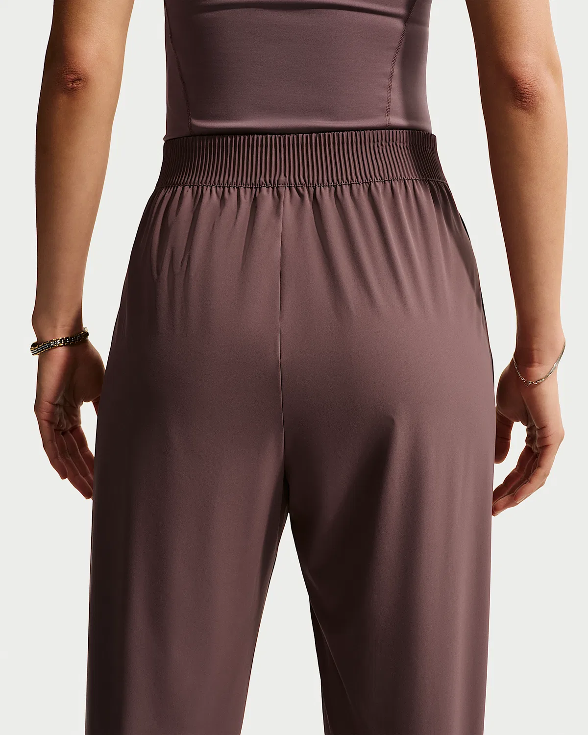 Женские штаны Nike 24.7 PerfectStretch Dri-FIT с высокой посадкой, свободные широкие, Tattoo/Burgundy Crush — фото 3
