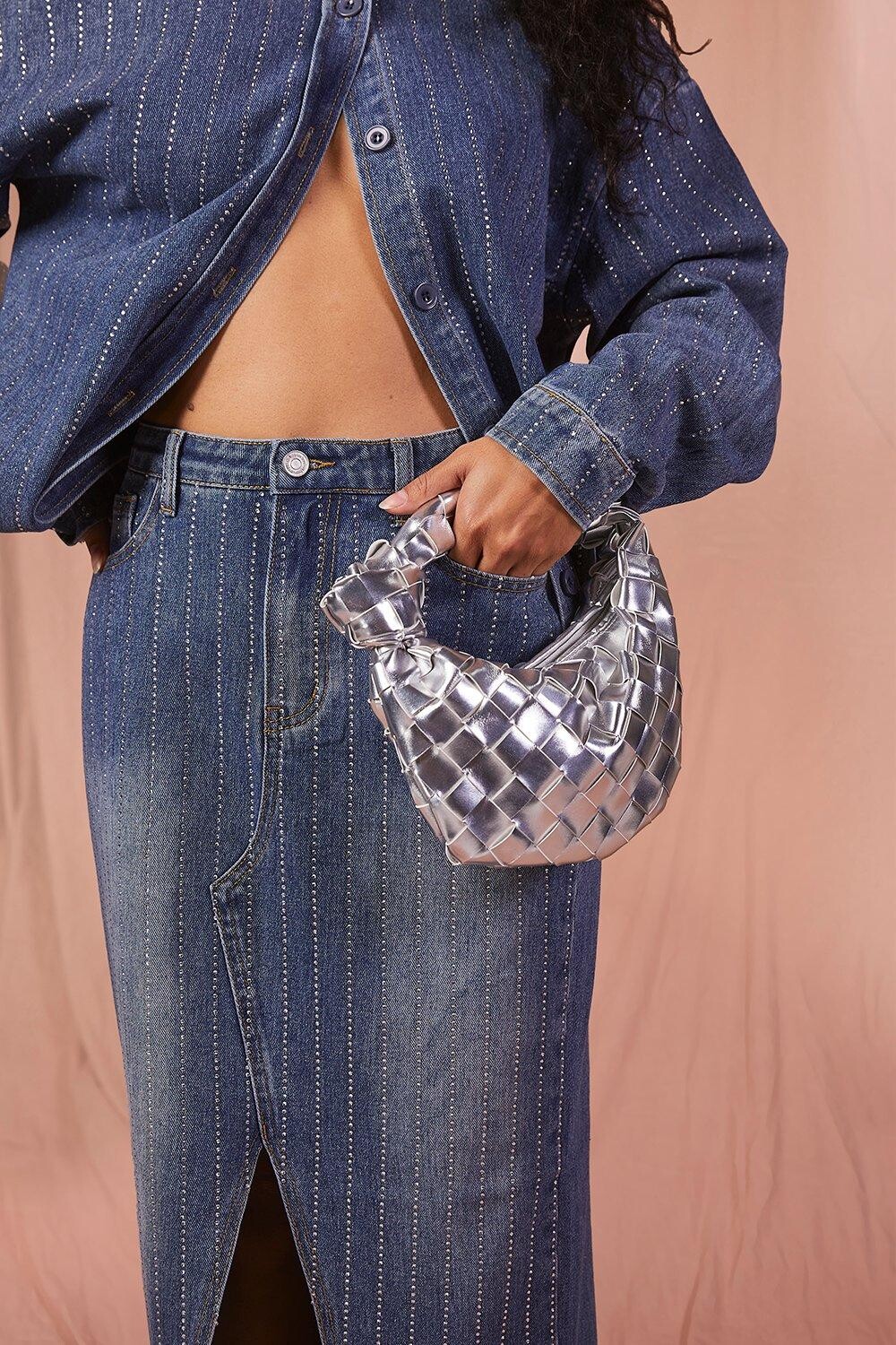 

Плетеная сумка с металлическим узлом boohoo, серебро
