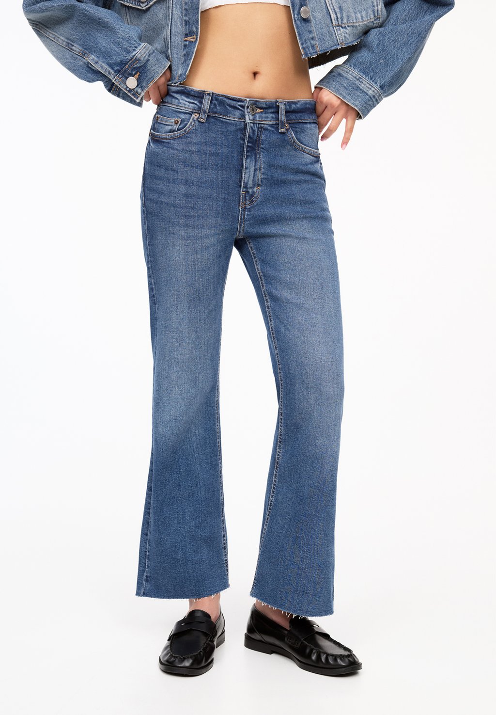 

Расклешенные джинсы MID-RISE PULL&BEAR, цвет Blue Denim