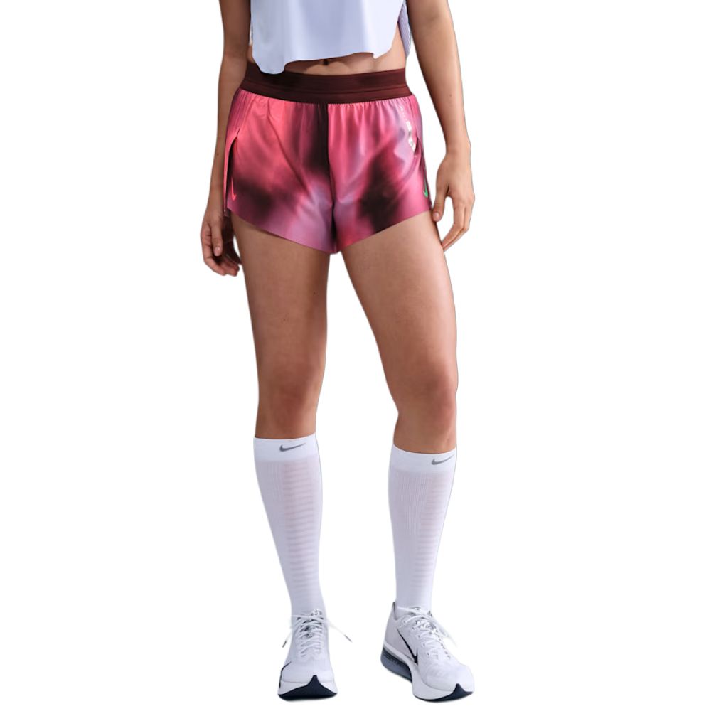 

AeroSwift "Faith Kipyegon" женские беговые шорты Dri-FIT Adv Mid-Rise 3" с подкладкой-слип Nike, красный