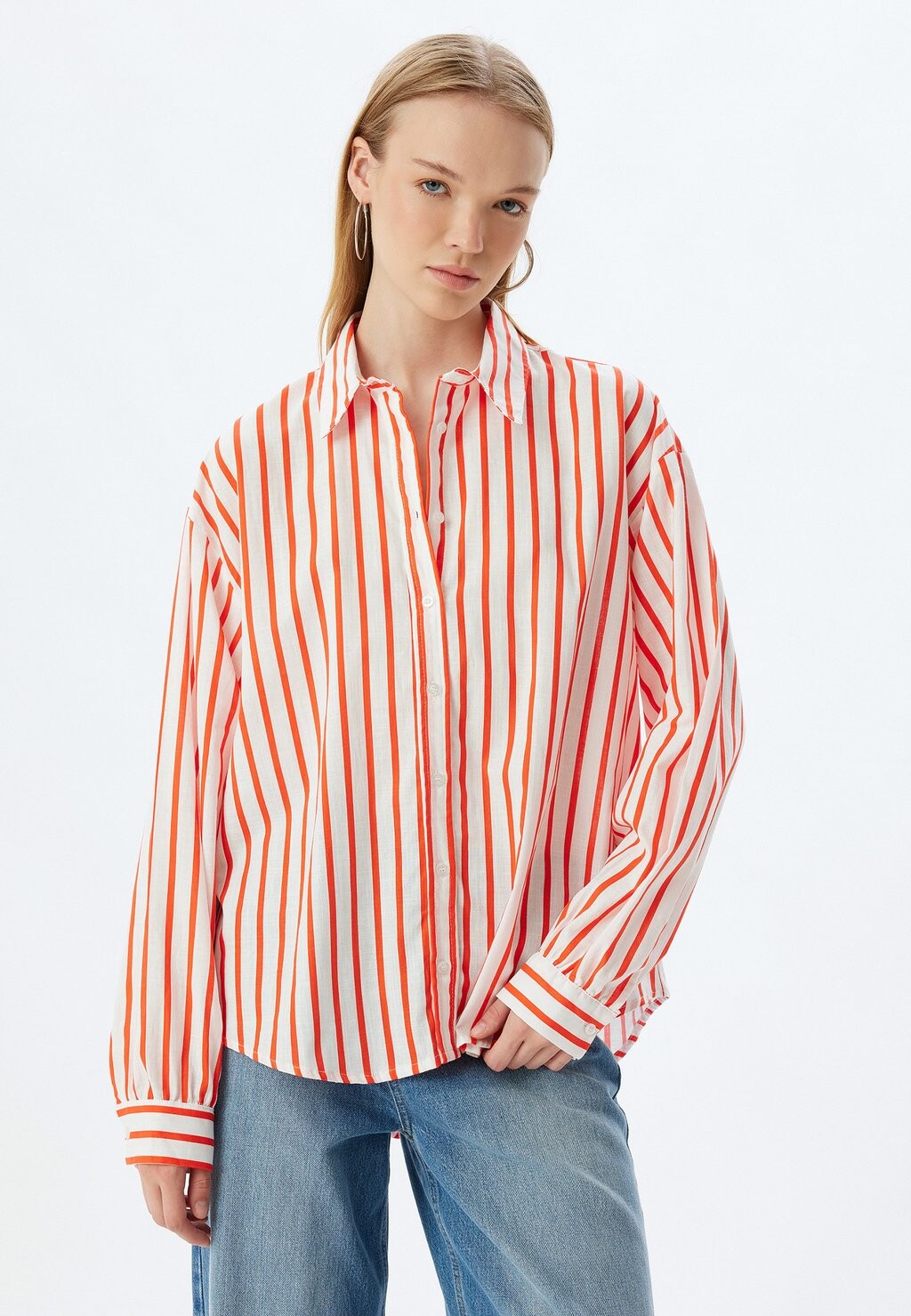 

Блузка на пуговицах OVERSIZED Koton, белый