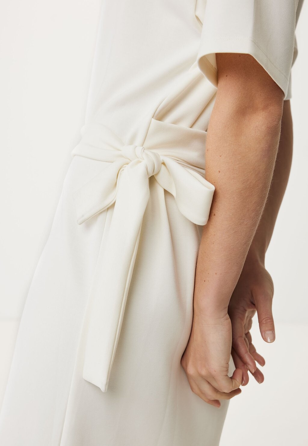 

Повседневное платье Mexx, молочный