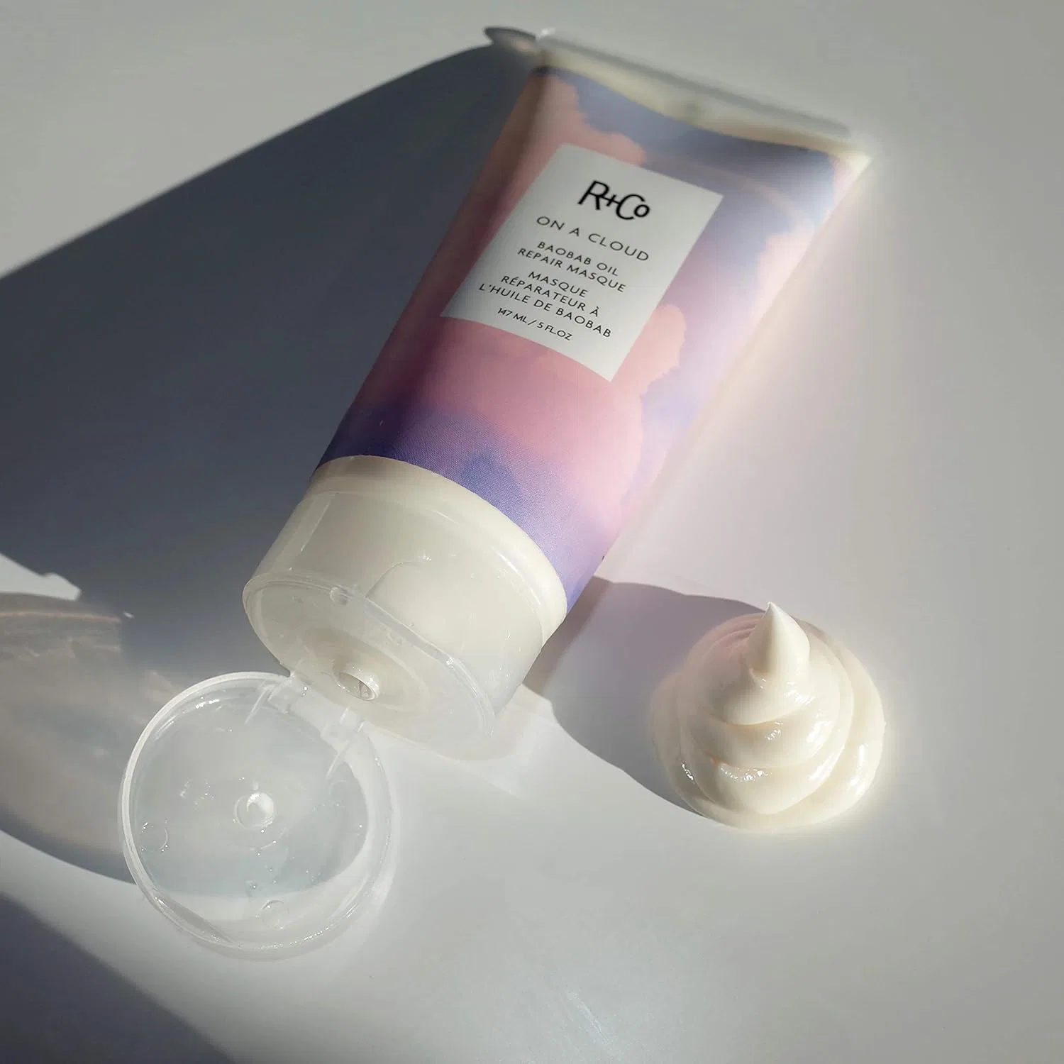 Восстанавливающая маска для волос R+Co On A Cloud Baobab Oil Repair Mask, 150 мл R+Co — фото 3