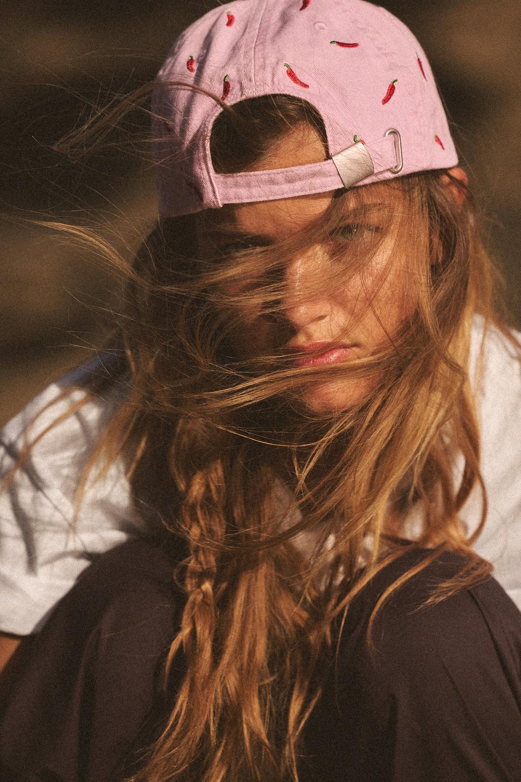 

Саржевая шапочка с вышивкой перцем ZARA, розовый