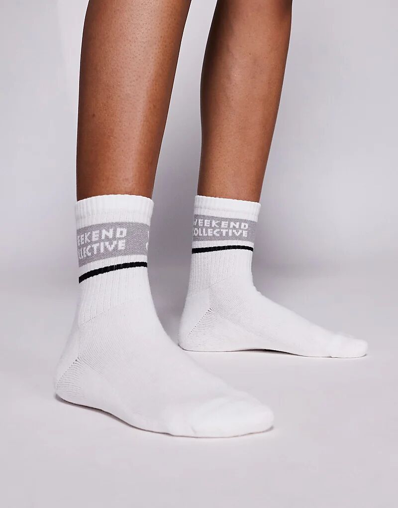 

Носки Weekend Collective с серыми полосками Asos Weekend Collective