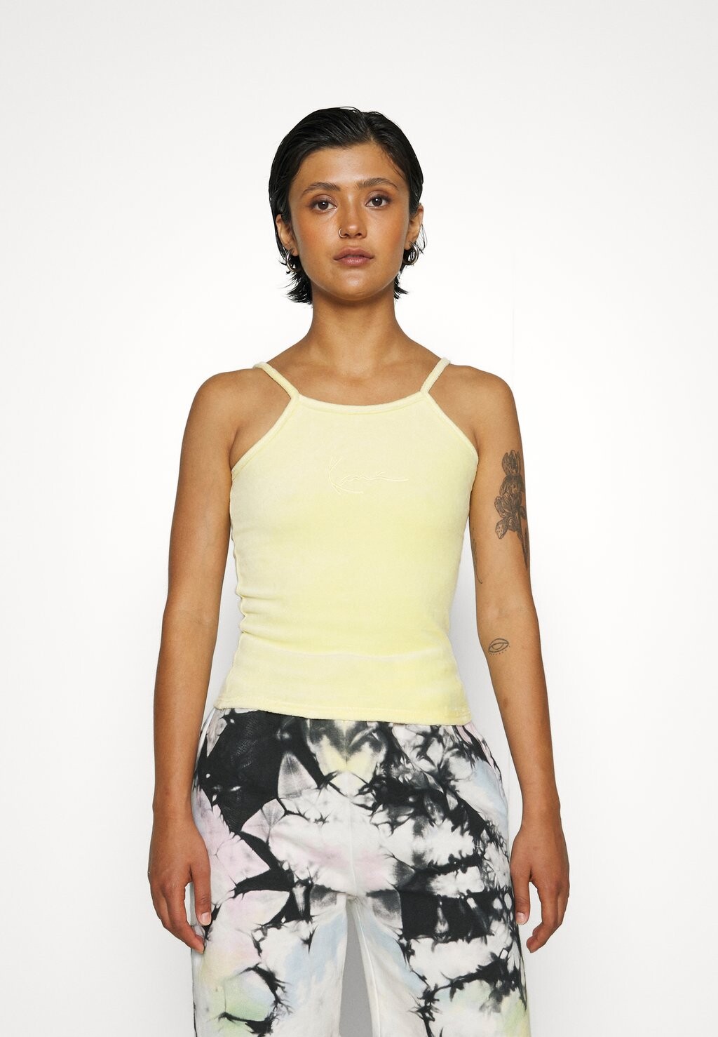 

Топ SMALL SIGNATURE Karl Kani, цвет yellow