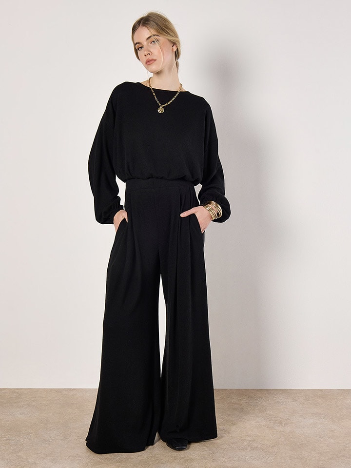 

Apricot Черная блузка