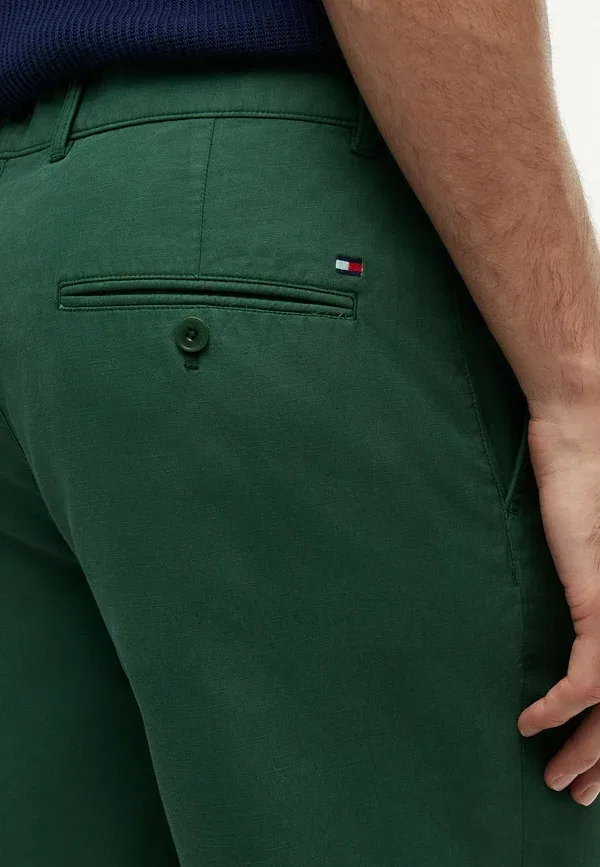 Шорты Tommy Hilfiger Dover Washed 8" Inseam Chino, уличный зеленый — фото 4