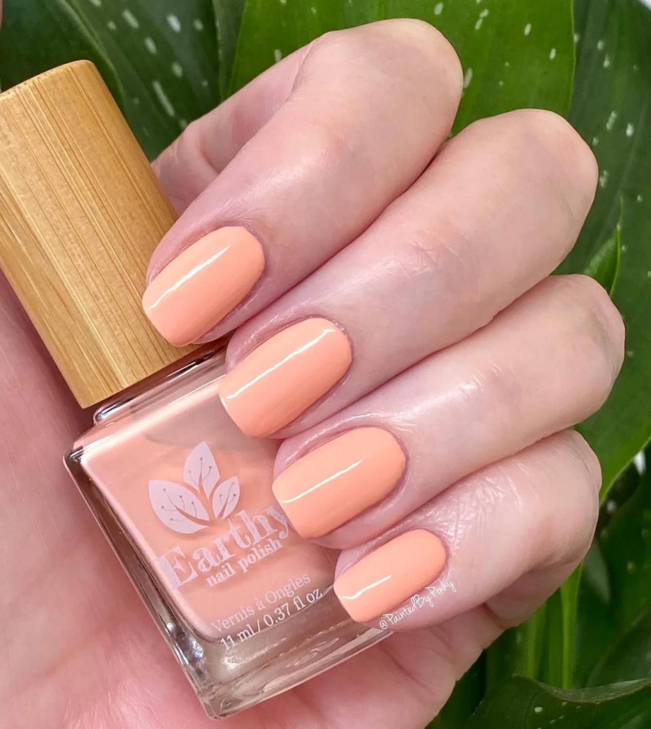 Лак для ногтей Flamingo Pink Earthy Nail Polish — фото 2