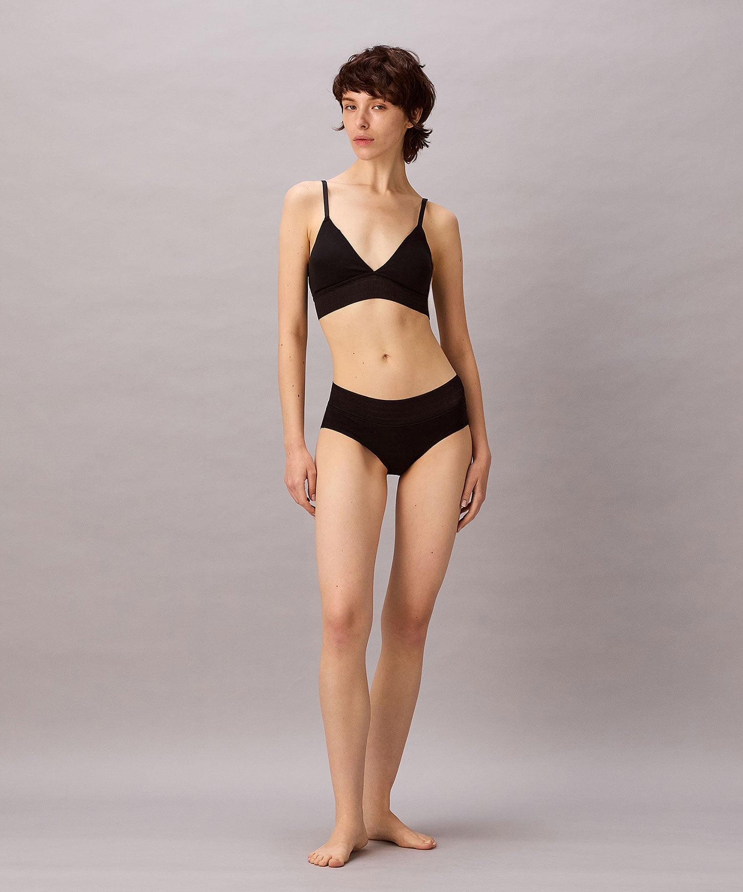 Бюстгальтер-треугольник Calvin Klein Lightly Line, нижнее белье Calvin Klein QP3461O, Black — фото 3