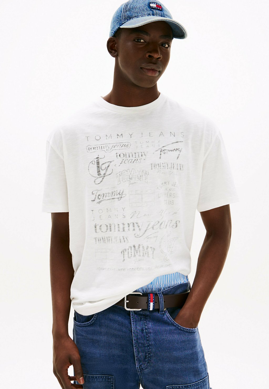 

Футболка с принтом RELAXED Tommy Jeans, белый