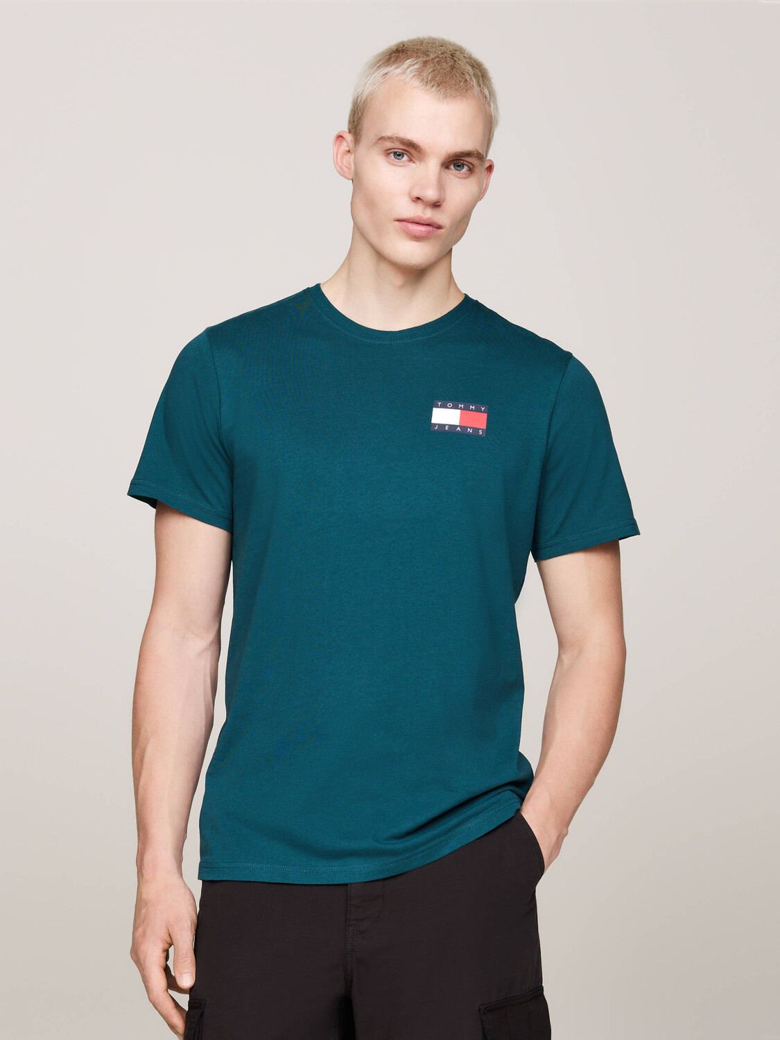 

Футболка Tommy Jeans Slim Fit, цвет mare