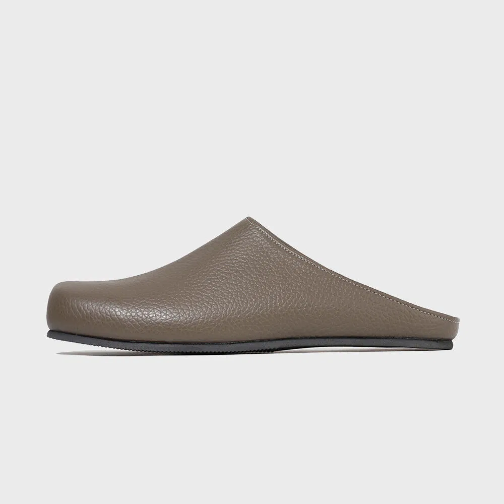 Унисекс мюли Minimal Volume Toe из натуральной кожи хаки-коричневые от Firenze.A — фото 2