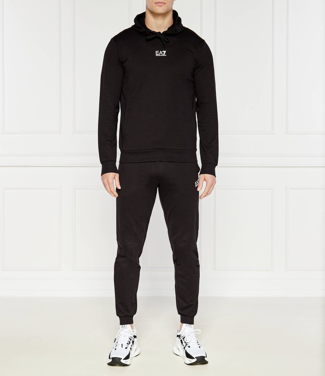 

Спортивный костюм EA7 Slim Fit, черный