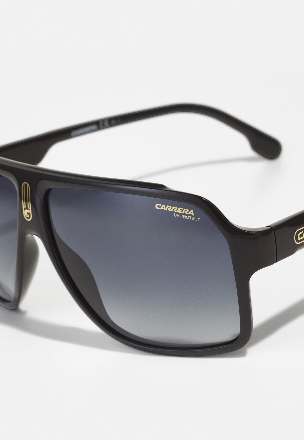 

Солнцезащитные очки Carrera, черный