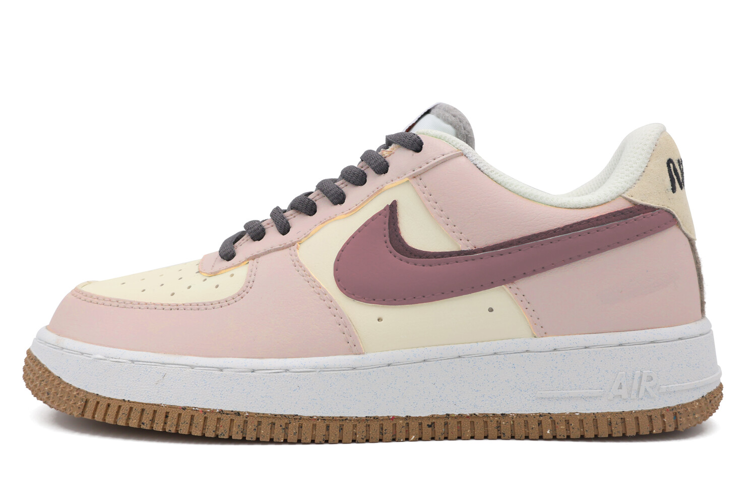 

Кроссовки Nike Air Force 1 Skateboard Shoes Women's Low-Top Pink, розовый