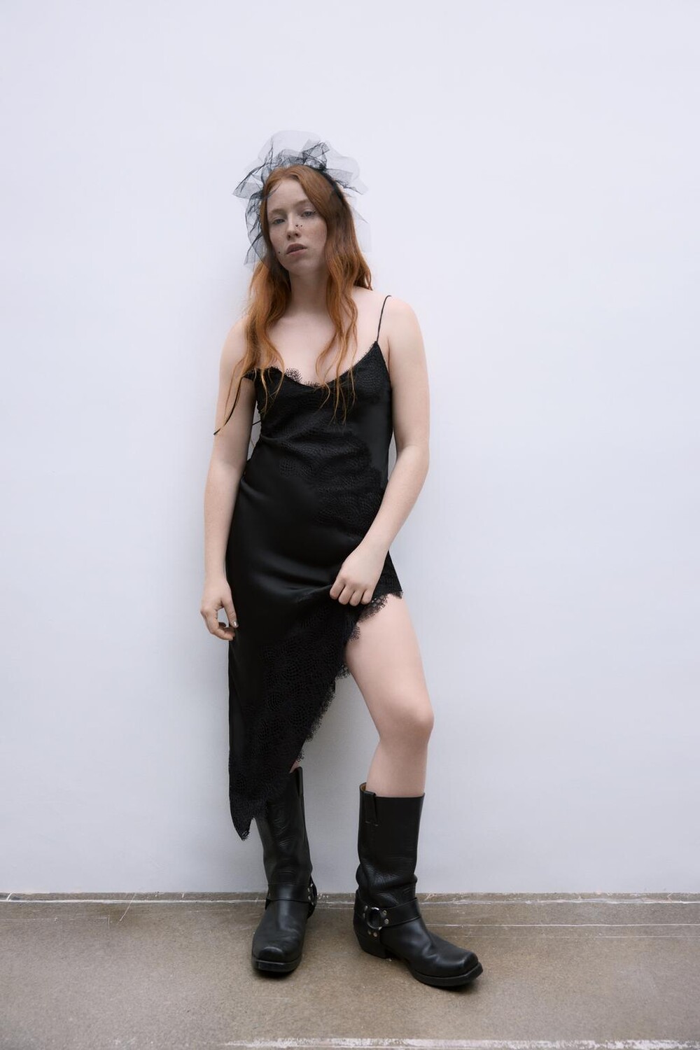 

Кружевное асимметричное платье ZARA, черный