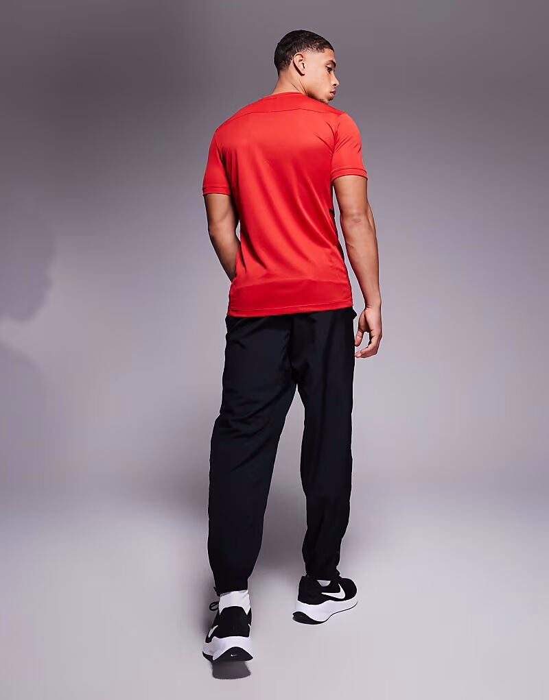 Зауженные книзу джоггеры Nike Training Form Dri-FIT черного цвета — фото 4