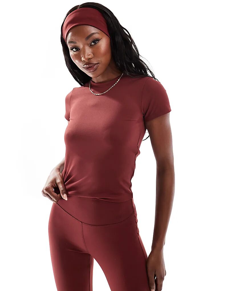 

Футболка Icon soft touch performance для малышей бордового цвета ASOS 4505
