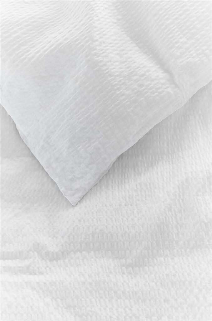 

Комплект постельного белья Wave_White_DE_UV_155x220 155 x 220 см + 1x 80 x 80 см 1 пододеяльник, 1 наволочка Beddinghouse