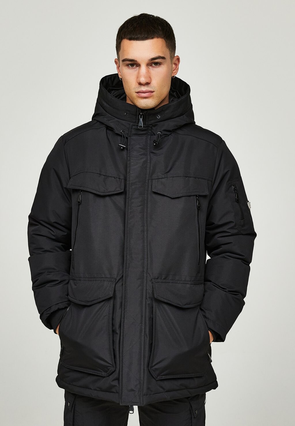 

Зимнее пальто PALETTO PUFFER Alessandro Zavetti, черный