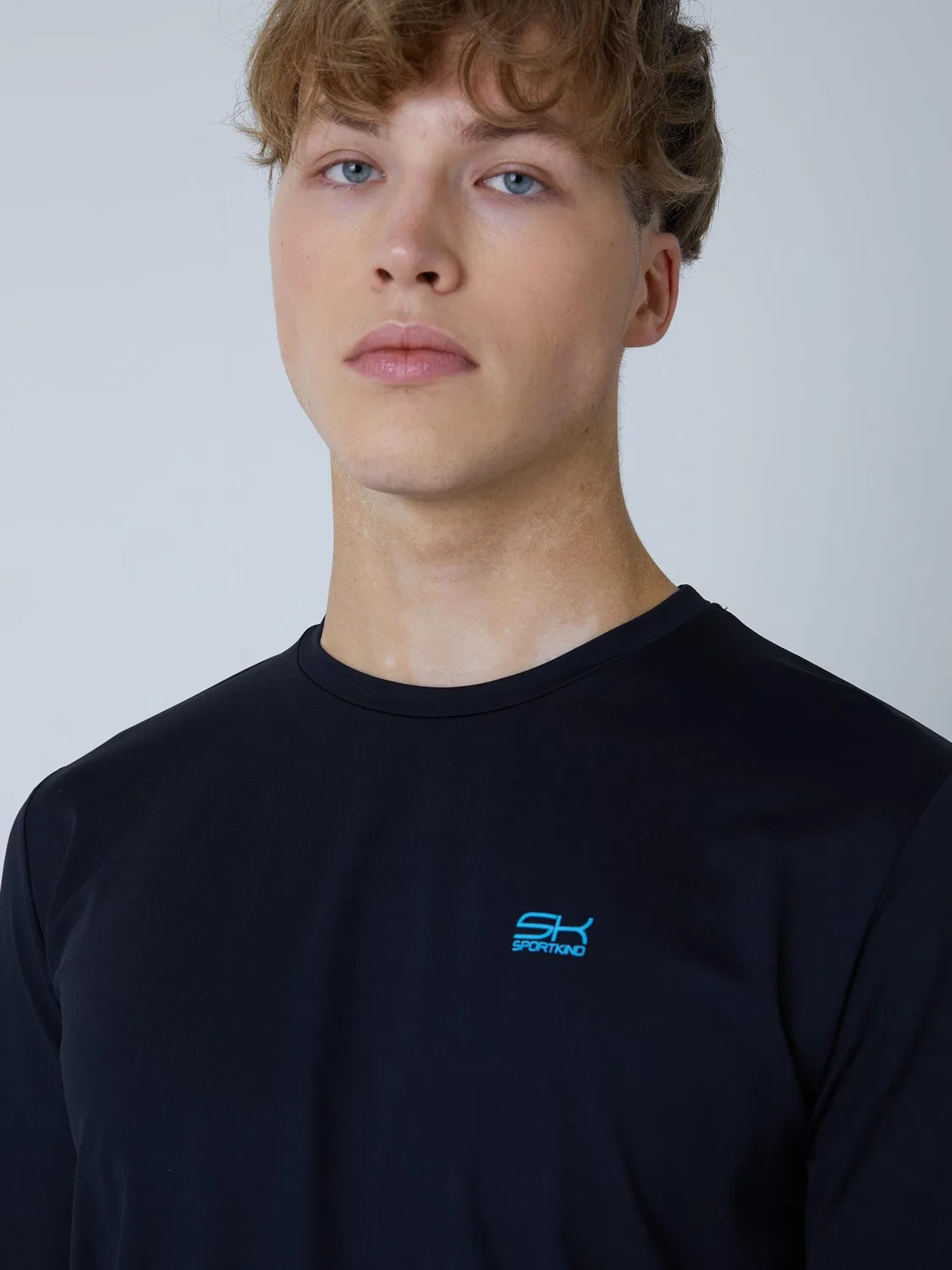 Спортивная футболка Sportkind Performance Shirt с круглым вырезом и длинными рукавами, черная — фото 3