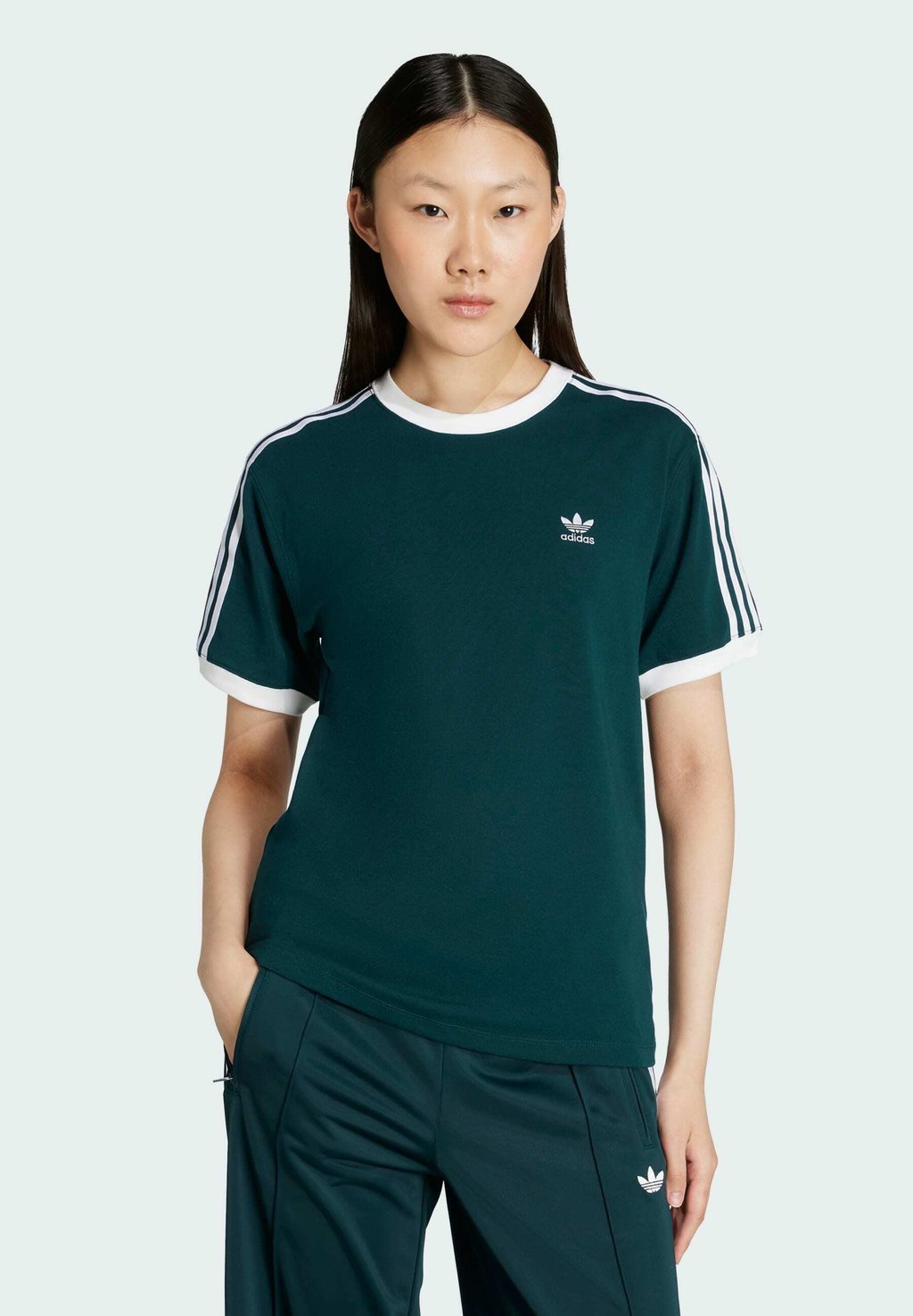 

Футболка с принтом 3 STRIPE Adidas Originals, цвет Aurora Ivy White